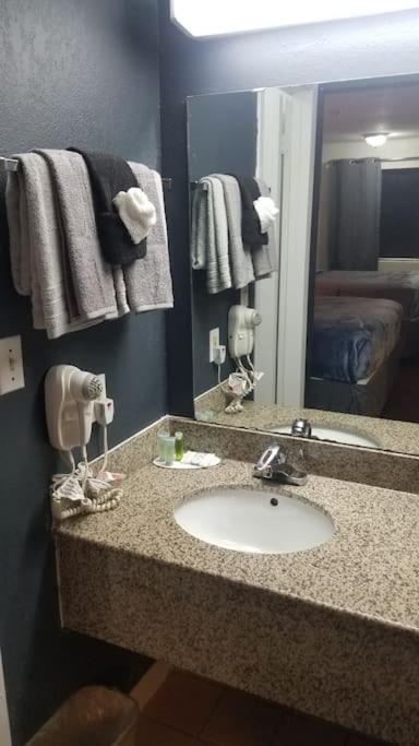Osu 2 Queen Beds Hotel Room 230 Wi-Fi 스틸워트 외부 사진