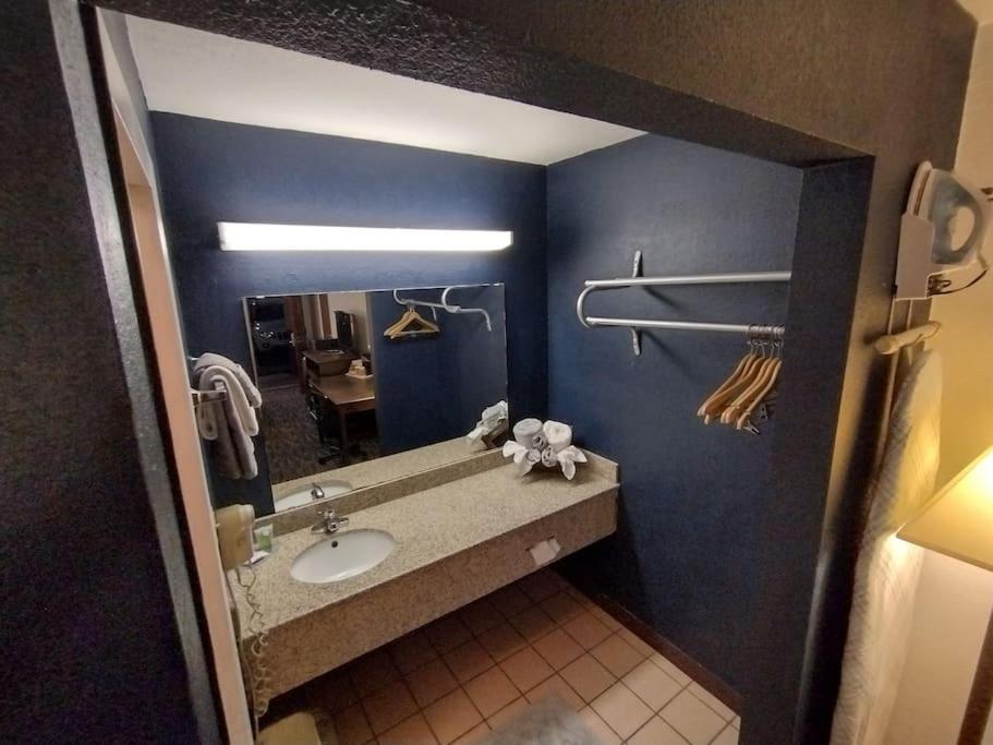 Osu 2 Queen Beds Hotel Room 230 Wi-Fi 스틸워트 외부 사진
