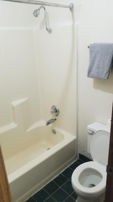 Osu 2 Queen Beds Hotel Room 230 Wi-Fi 스틸워트 외부 사진